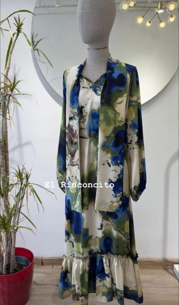 55c2729d-3a2d-456a-af3c-16c8f0d2c2e7 Vestido satinado