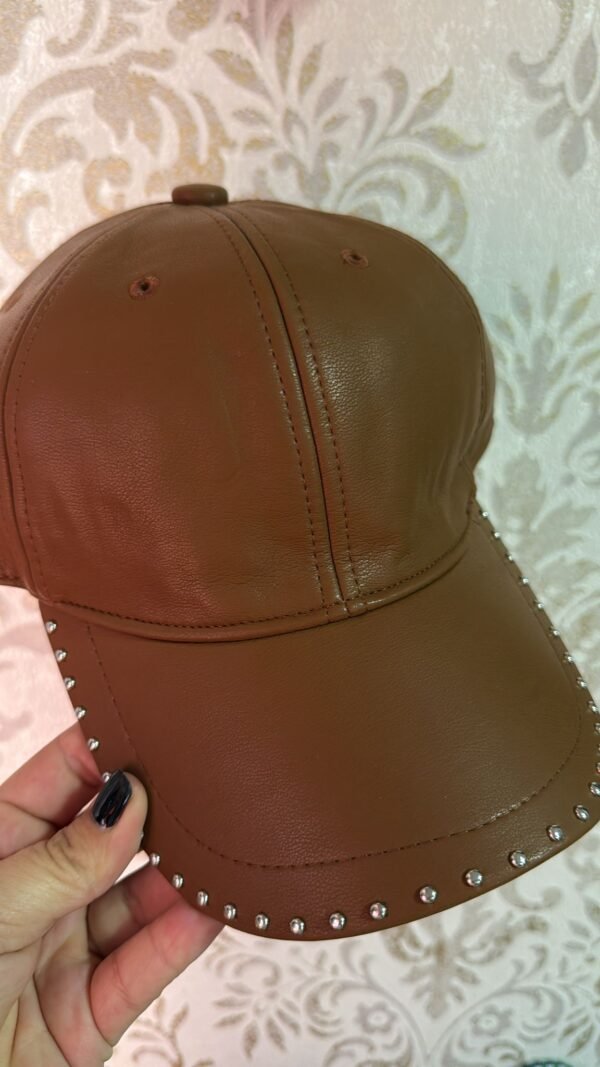 gorra camel Gorra tachuelas
