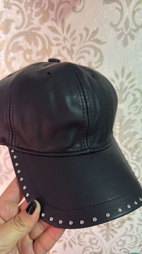 gorra negra Gorra tachuelas
